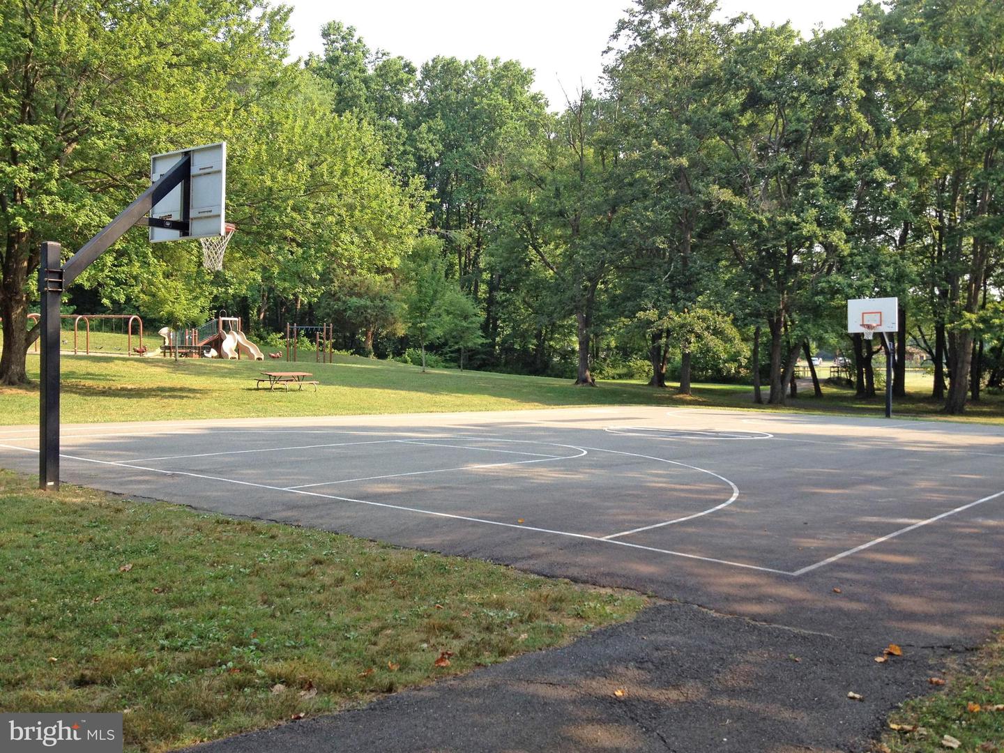 9216 KRISTIN LN, FAIRFAX, Virginia 22032, 4 Bedrooms Bedrooms, ,2 BathroomsBathrooms,Residential,For sale,9216 KRISTIN LN,VAFX2278628 MLS # VAFX2278628