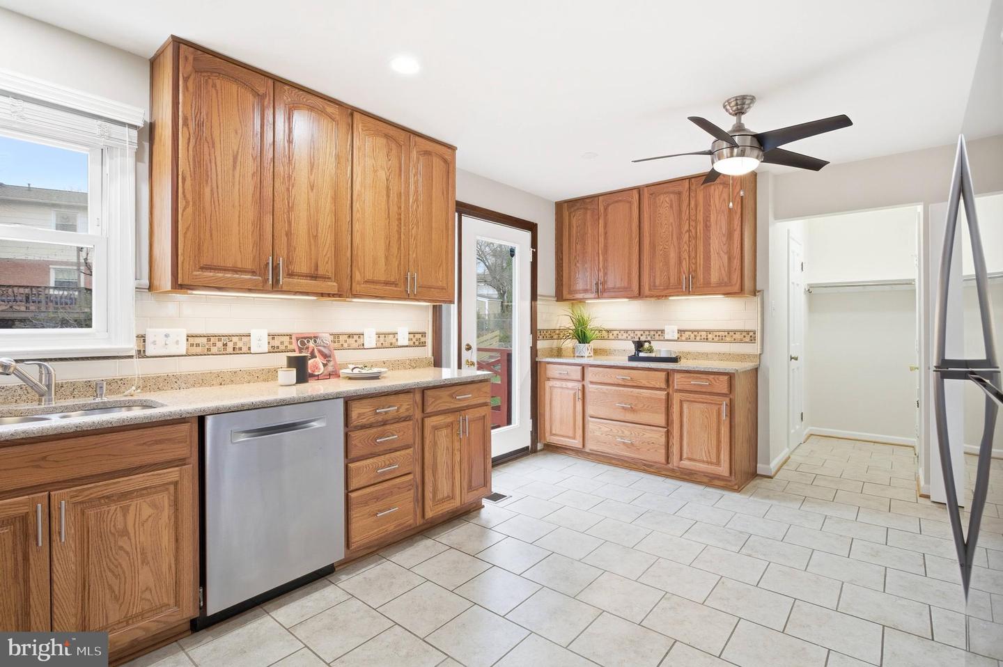 9216 KRISTIN LN, FAIRFAX, Virginia 22032, 4 Bedrooms Bedrooms, ,2 BathroomsBathrooms,Residential,For sale,9216 KRISTIN LN,VAFX2278628 MLS # VAFX2278628