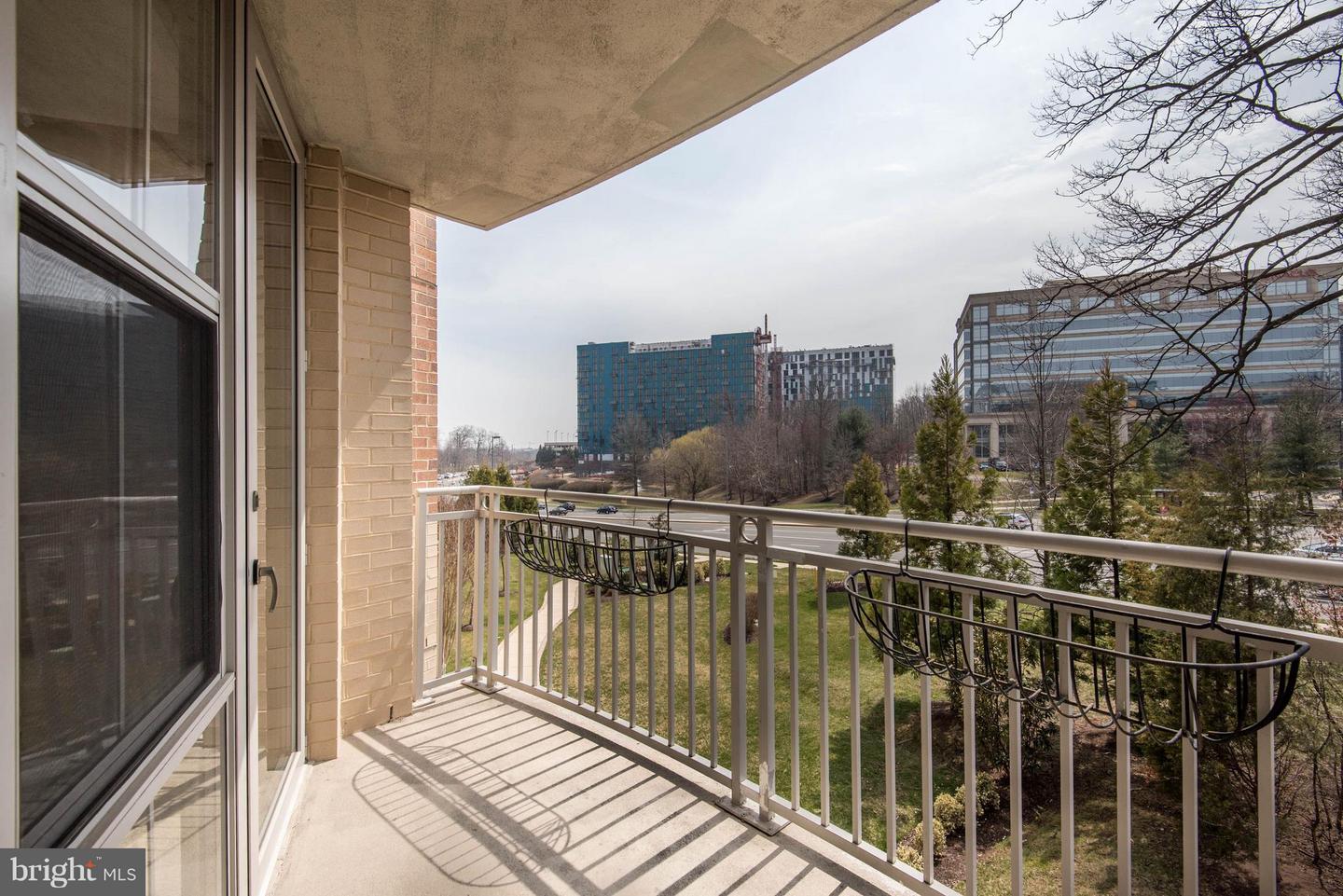 11800 SUNSET HILLS RD #314, RESTON, Virginia 20190, 3 Bedrooms Bedrooms, ,2 BathroomsBathrooms,Residential,For sale,11800 SUNSET HILLS RD #314,VAFX2279868 MLS # VAFX2279868