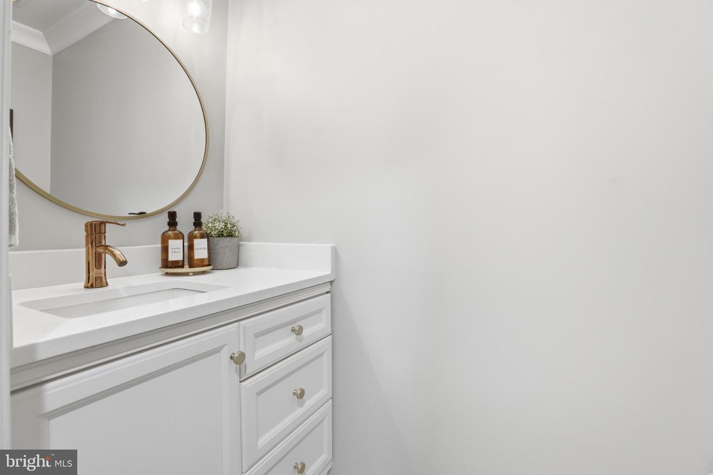 661 N ARMISTEAD ST, ALEXANDRIA, Virginia 22312, 3 Bedrooms Bedrooms, 7 Rooms Rooms,3 BathroomsBathrooms,Residential,For sale,661 N ARMISTEAD ST,VAAX2051940 MLS # VAAX2051940