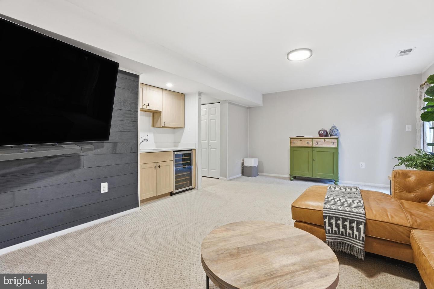 661 N ARMISTEAD ST, ALEXANDRIA, Virginia 22312, 3 Bedrooms Bedrooms, 7 Rooms Rooms,3 BathroomsBathrooms,Residential,For sale,661 N ARMISTEAD ST,VAAX2051940 MLS # VAAX2051940