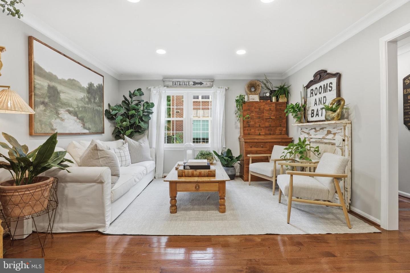 661 N ARMISTEAD ST, ALEXANDRIA, Virginia 22312, 3 Bedrooms Bedrooms, 7 Rooms Rooms,3 BathroomsBathrooms,Residential,For sale,661 N ARMISTEAD ST,VAAX2051940 MLS # VAAX2051940