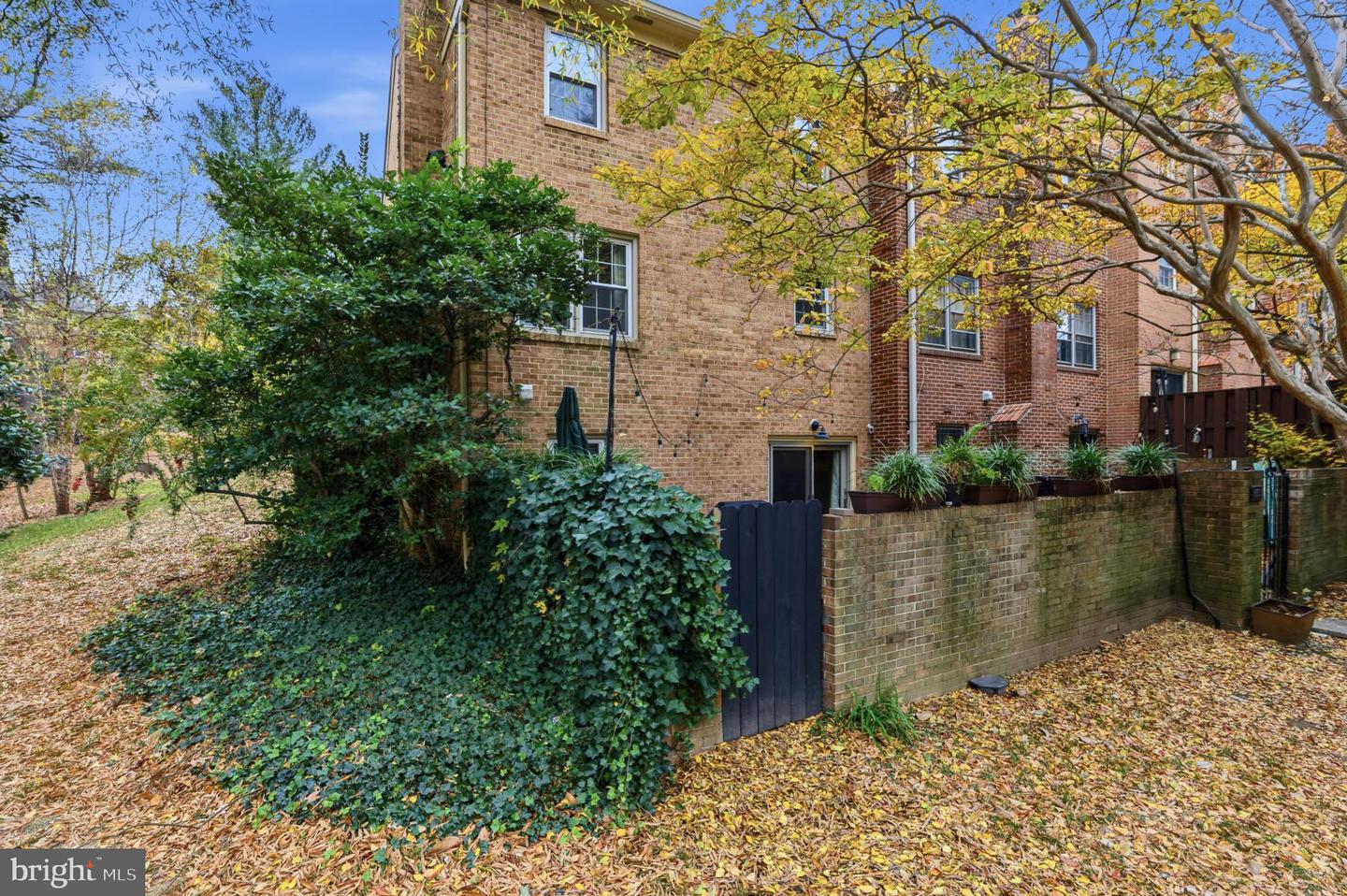 661 N ARMISTEAD ST, ALEXANDRIA, Virginia 22312, 3 Bedrooms Bedrooms, 7 Rooms Rooms,3 BathroomsBathrooms,Residential,For sale,661 N ARMISTEAD ST,VAAX2051940 MLS # VAAX2051940