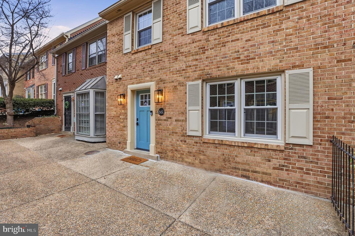 661 N ARMISTEAD ST, ALEXANDRIA, Virginia 22312, 3 Bedrooms Bedrooms, 7 Rooms Rooms,3 BathroomsBathrooms,Residential,For sale,661 N ARMISTEAD ST,VAAX2051940 MLS # VAAX2051940