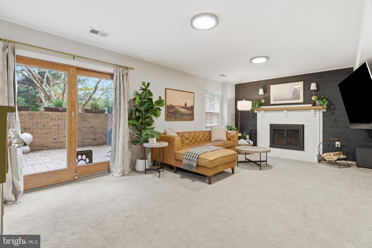 661 N ARMISTEAD ST, ALEXANDRIA, Virginia 22312, 3 Bedrooms Bedrooms, 7 Rooms Rooms,3 BathroomsBathrooms,Residential,For sale,661 N ARMISTEAD ST,VAAX2051940 MLS # VAAX2051940