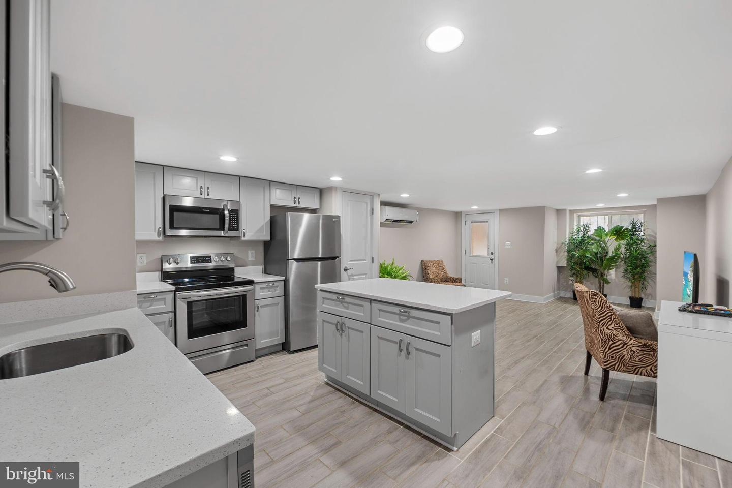 113 R ST NE, WASHINGTON, District Of Columbia 20002, 4 Bedrooms Bedrooms, 8 Rooms Rooms,3 BathroomsBathrooms,Residential,For sale,113 R ST NE,DCDC2232562 MLS # DCDC2232562 113 R ST NE, WASHINGTON, District Of Columbia 20002, 4 Bedrooms Bedrooms, 8 Rooms Rooms,3 BathroomsBathrooms,Residential,For sale,113 R ST NE,DCDC2232562 MLS # DCDC2232562