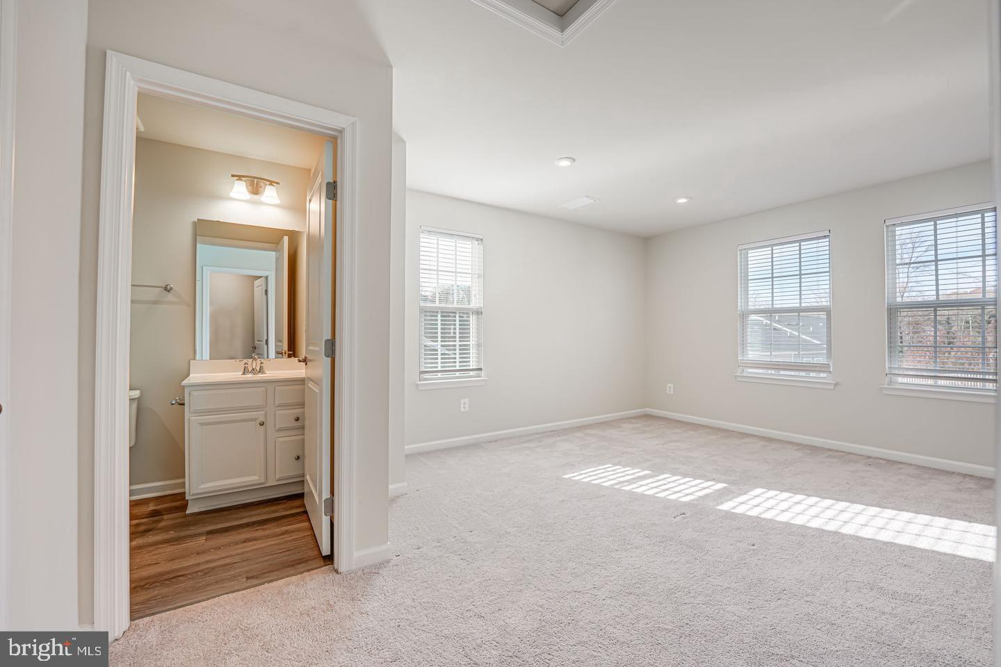 18339 REAPER HILL CT, TRIANGLE, Virginia 22172, 3 Bedrooms Bedrooms, ,4 BathroomsBathrooms,Residential,For sale,18339 REAPER HILL CT,VAPW2108170 MLS # VAPW2108170 18339 REAPER HILL CT, TRIANGLE, Virginia 22172, 3 Bedrooms Bedrooms, ,4 BathroomsBathrooms,Residential,For sale,18339 REAPER HILL CT,VAPW2108170 MLS # VAPW2108170