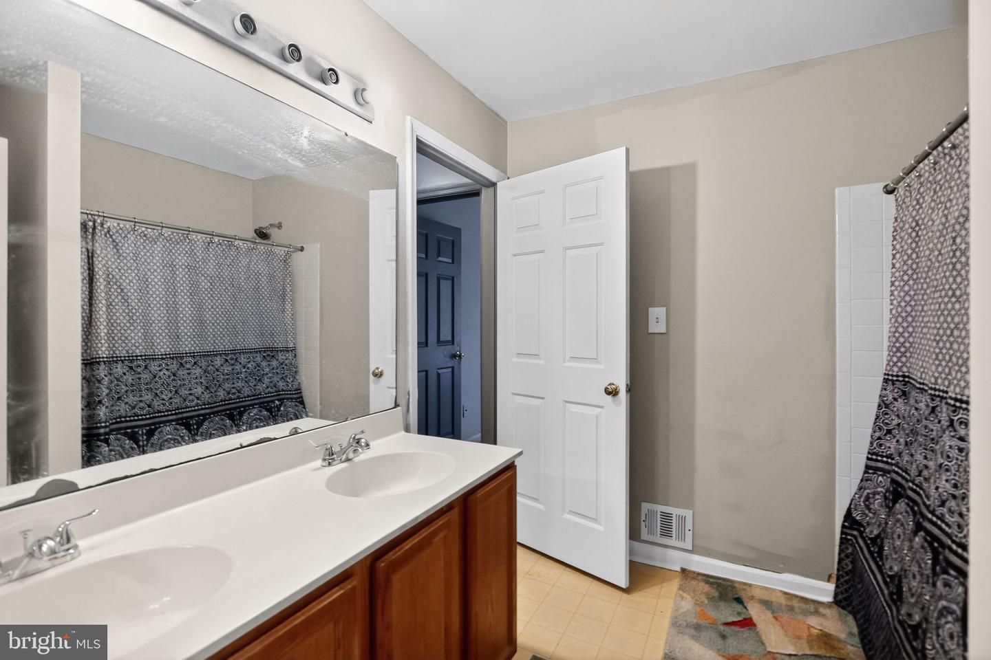 1874 TIGER LILY CIR, WOODBRIDGE, Virginia 22192, 2 Bedrooms Bedrooms, ,1 BathroomBathrooms,Residential,For sale,1874 TIGER LILY CIR,VAPW2108186 MLS # VAPW2108186 1874 TIGER LILY CIR, WOODBRIDGE, Virginia 22192, 2 Bedrooms Bedrooms, ,1 BathroomBathrooms,Residential,For sale,1874 TIGER LILY CIR,VAPW2108186 MLS # VAPW2108186