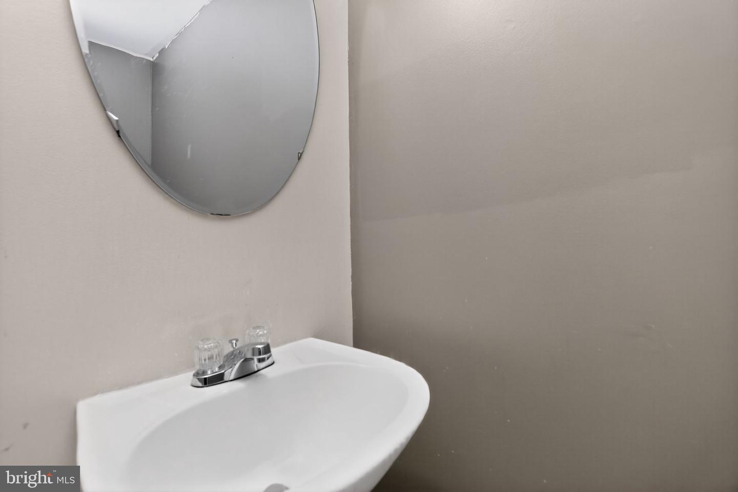 1874 TIGER LILY CIR, WOODBRIDGE, Virginia 22192, 2 Bedrooms Bedrooms, ,1 BathroomBathrooms,Residential,For sale,1874 TIGER LILY CIR,VAPW2108186 MLS # VAPW2108186 1874 TIGER LILY CIR, WOODBRIDGE, Virginia 22192, 2 Bedrooms Bedrooms, ,1 BathroomBathrooms,Residential,For sale,1874 TIGER LILY CIR,VAPW2108186 MLS # VAPW2108186