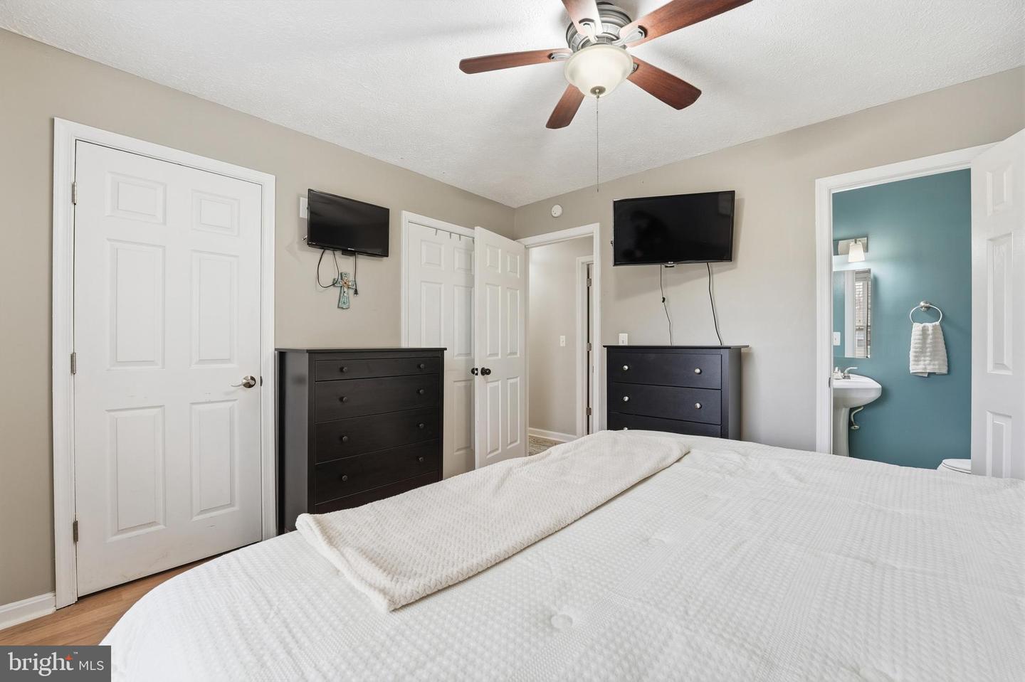 6559 BELFRYS CT E, BEALETON, Virginia 22712, 3 Bedrooms Bedrooms, ,2 BathroomsBathrooms,Residential,For sale,6559 BELFRYS CT E,VAFQ2019740 MLS # VAFQ2019740 6559 BELFRYS CT E, BEALETON, Virginia 22712, 3 Bedrooms Bedrooms, ,2 BathroomsBathrooms,Residential,For sale,6559 BELFRYS CT E,VAFQ2019740 MLS # VAFQ2019740