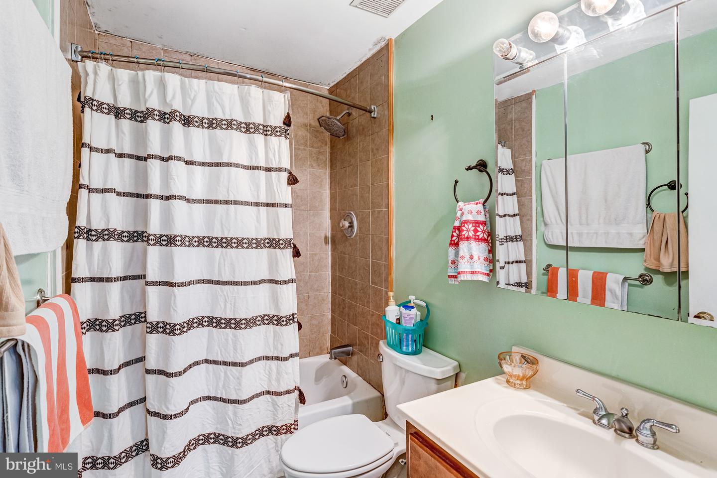 13504 PRINCEDALE DR, WOODBRIDGE, Virginia 22193, 3 Bedrooms Bedrooms, ,2 BathroomsBathrooms,Residential,For sale,13504 PRINCEDALE DR,VAPW2108280 MLS # VAPW2108280 13504 PRINCEDALE DR, WOODBRIDGE, Virginia 22193, 3 Bedrooms Bedrooms, ,2 BathroomsBathrooms,Residential,For sale,13504 PRINCEDALE DR,VAPW2108280 MLS # VAPW2108280