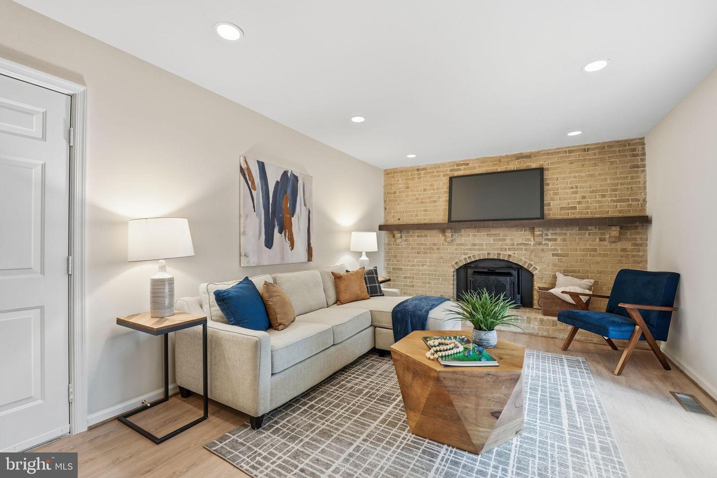 4511 STONE PINE CT, CHANTILLY, Virginia 20151, 5 Bedrooms Bedrooms, 14 Rooms Rooms,2 BathroomsBathrooms,Residential,For sale,4511 STONE PINE CT,VAFX2280400 MLS # VAFX2280400