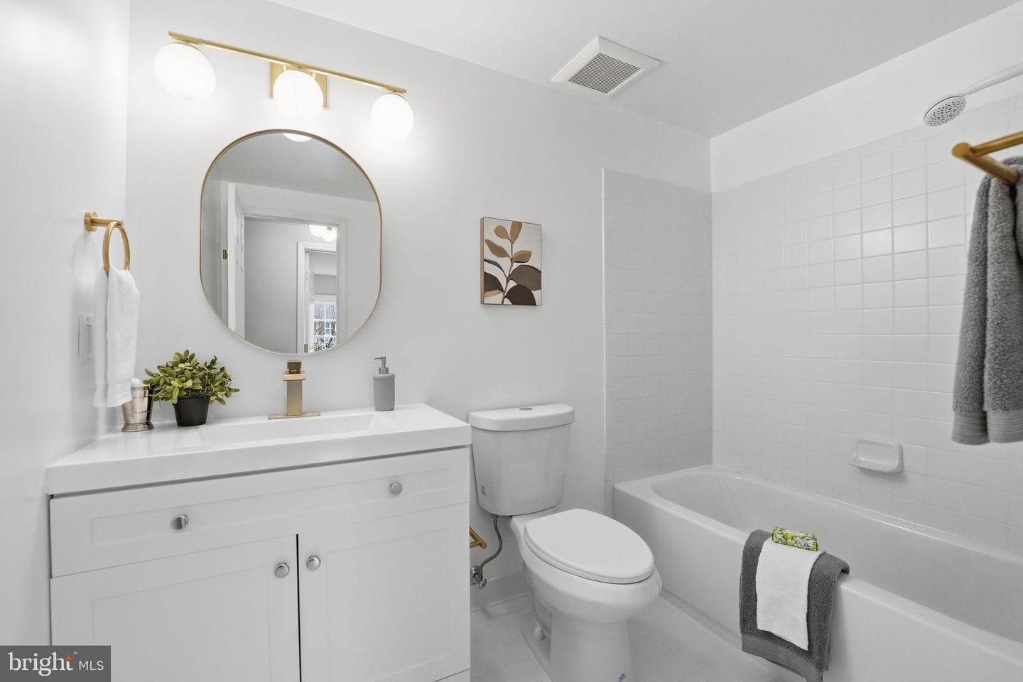 4511 STONE PINE CT, CHANTILLY, Virginia 20151, 5 Bedrooms Bedrooms, 14 Rooms Rooms,2 BathroomsBathrooms,Residential,For sale,4511 STONE PINE CT,VAFX2280400 MLS # VAFX2280400