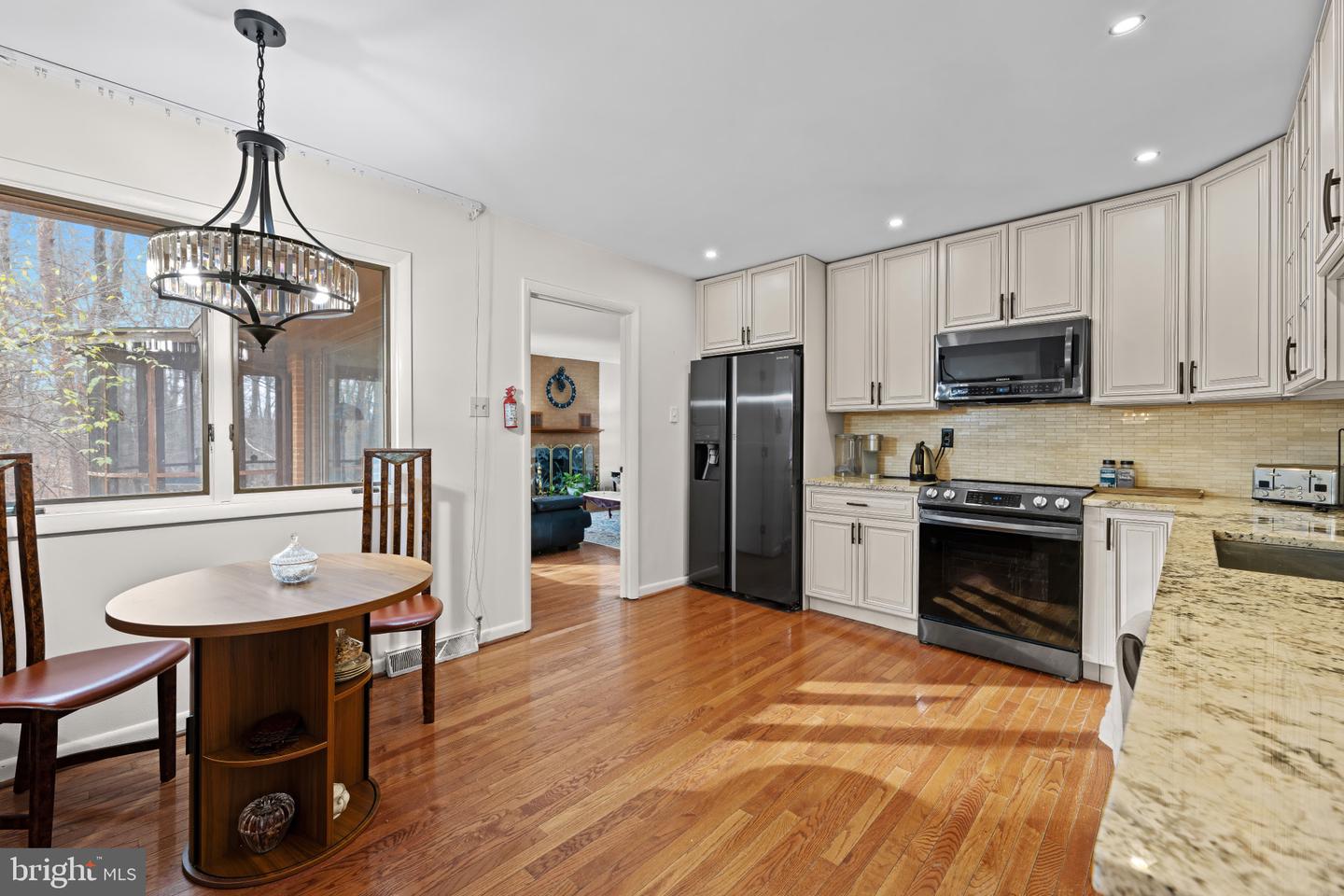 2026 HUNTER MILL RD, VIENNA, Virginia 22181, 3 Bedrooms Bedrooms, ,2 BathroomsBathrooms,Residential,For sale,2026 HUNTER MILL RD,VAFX2280610 MLS # VAFX2280610