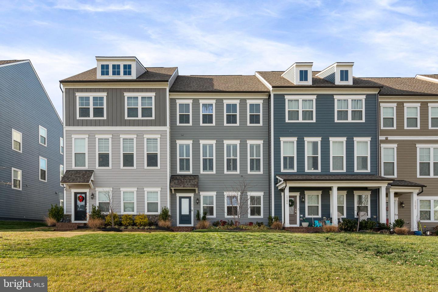 1706 AUTUMN MAPLE LEAF DR, DUMFRIES, Virginia 22026, 4 Bedrooms Bedrooms, ,3 BathroomsBathrooms,Residential,For sale,1706 AUTUMN MAPLE LEAF DR,VAPW2108410 MLS # VAPW2108410