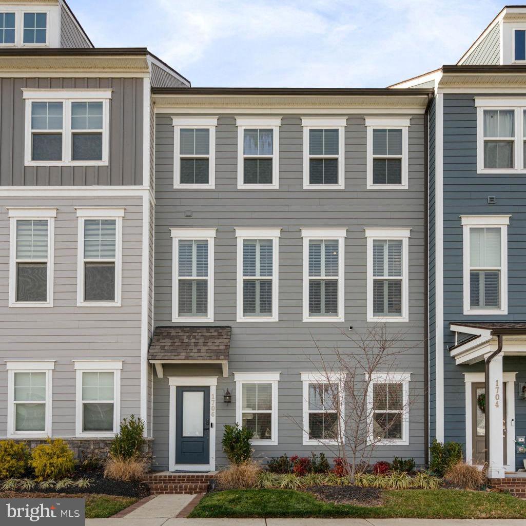 1706 AUTUMN MAPLE LEAF DR, DUMFRIES, Virginia 22026, 4 Bedrooms Bedrooms, ,3 BathroomsBathrooms,Residential,For sale,1706 AUTUMN MAPLE LEAF DR,VAPW2108410 MLS # VAPW2108410