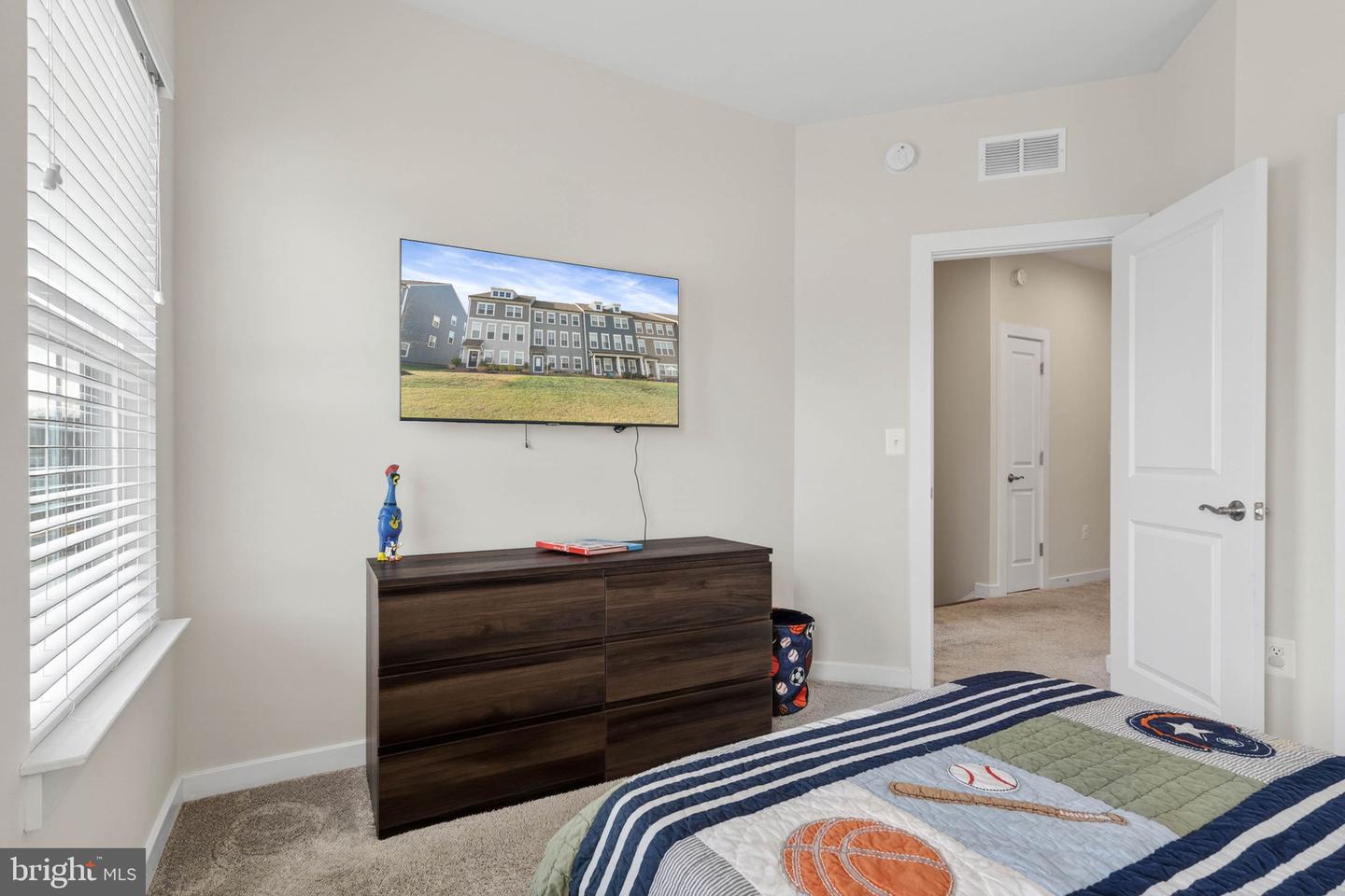 1706 AUTUMN MAPLE LEAF DR, DUMFRIES, Virginia 22026, 4 Bedrooms Bedrooms, ,3 BathroomsBathrooms,Residential,For sale,1706 AUTUMN MAPLE LEAF DR,VAPW2108410 MLS # VAPW2108410