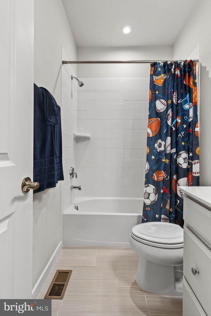 1706 AUTUMN MAPLE LEAF DR, DUMFRIES, Virginia 22026, 4 Bedrooms Bedrooms, ,3 BathroomsBathrooms,Residential,For sale,1706 AUTUMN MAPLE LEAF DR,VAPW2108410 MLS # VAPW2108410