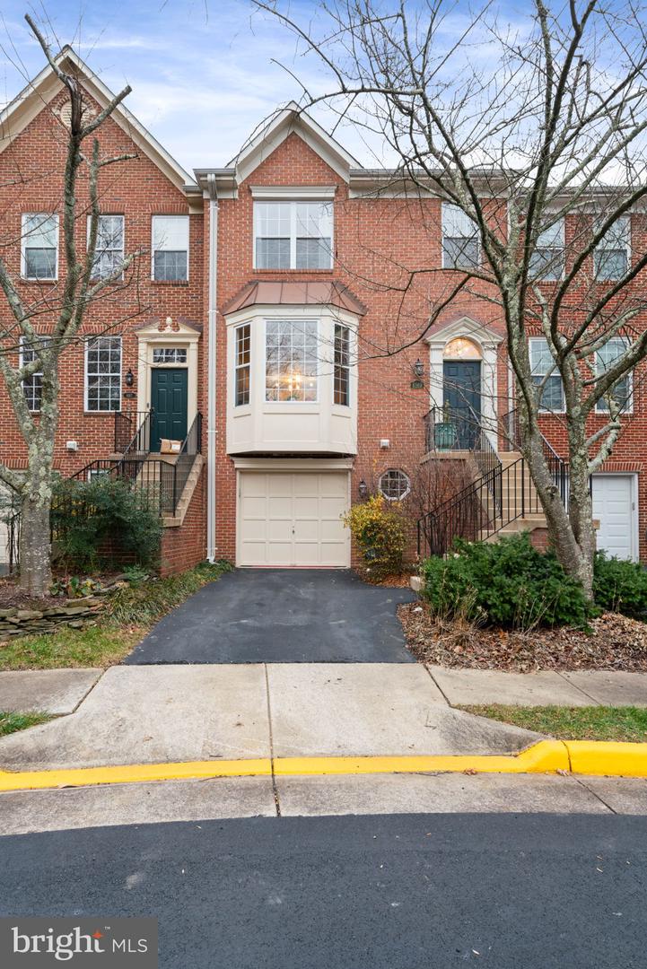 6169 WINDHAM HILL RUN, ALEXANDRIA, Virginia 22315, 3 Bedrooms Bedrooms, 7 Rooms Rooms,2 BathroomsBathrooms,Residential,For sale,6169 WINDHAM HILL RUN,VAFX2280702 MLS # VAFX2280702 6169 WINDHAM HILL RUN, ALEXANDRIA, Virginia 22315, 3 Bedrooms Bedrooms, 7 Rooms Rooms,2 BathroomsBathrooms,Residential,For sale,6169 WINDHAM HILL RUN,VAFX2280702 MLS # VAFX2280702