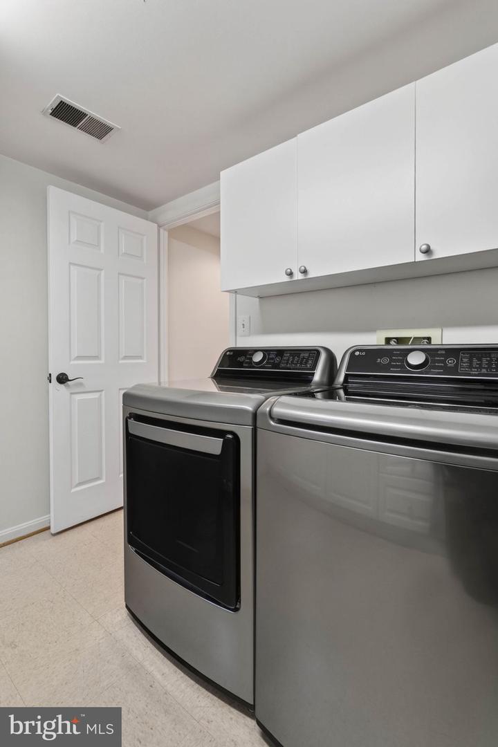 6169 WINDHAM HILL RUN, ALEXANDRIA, Virginia 22315, 3 Bedrooms Bedrooms, 7 Rooms Rooms,2 BathroomsBathrooms,Residential,For sale,6169 WINDHAM HILL RUN,VAFX2280702 MLS # VAFX2280702 6169 WINDHAM HILL RUN, ALEXANDRIA, Virginia 22315, 3 Bedrooms Bedrooms, 7 Rooms Rooms,2 BathroomsBathrooms,Residential,For sale,6169 WINDHAM HILL RUN,VAFX2280702 MLS # VAFX2280702