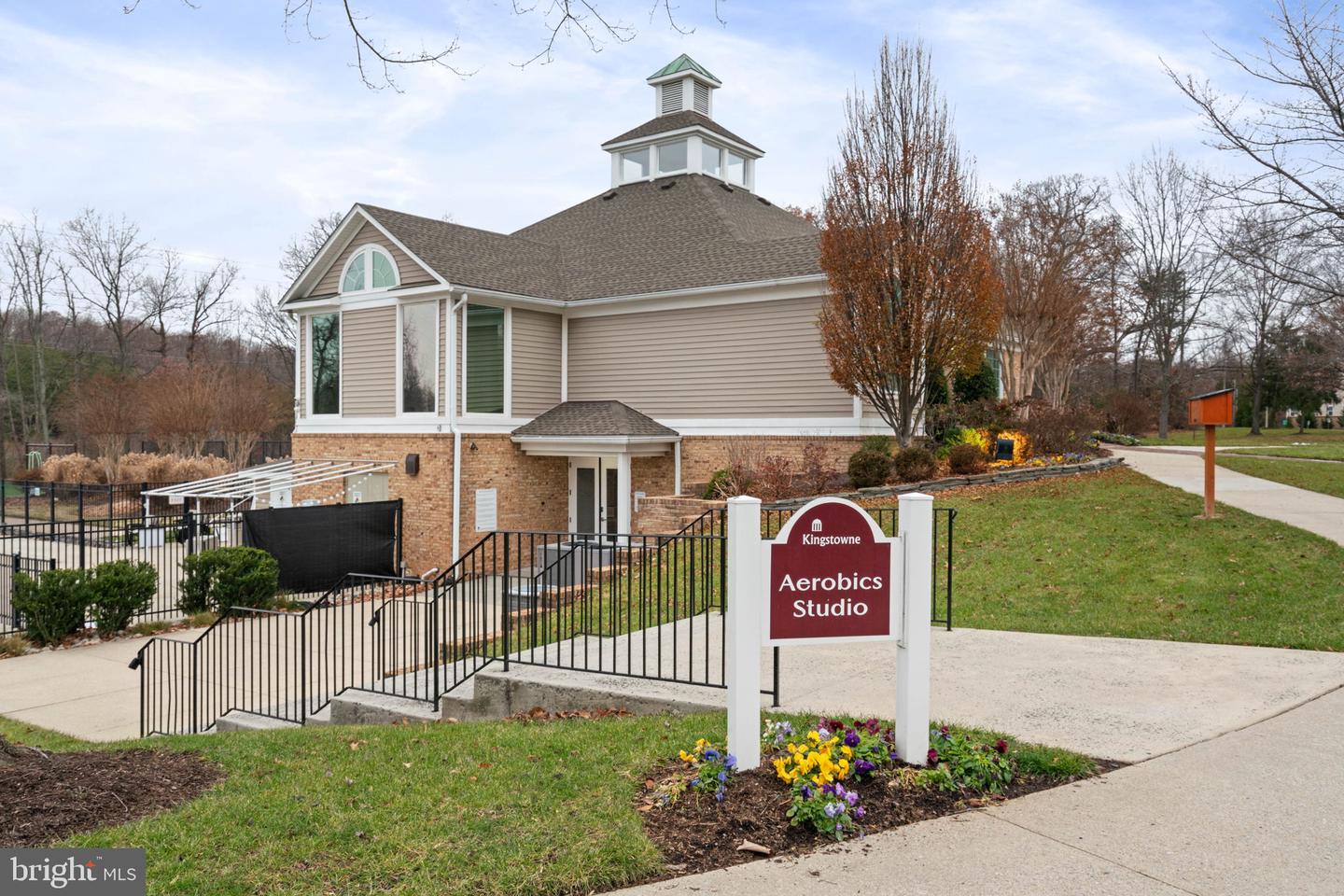 6169 WINDHAM HILL RUN, ALEXANDRIA, Virginia 22315, 3 Bedrooms Bedrooms, 7 Rooms Rooms,2 BathroomsBathrooms,Residential,For sale,6169 WINDHAM HILL RUN,VAFX2280702 MLS # VAFX2280702 6169 WINDHAM HILL RUN, ALEXANDRIA, Virginia 22315, 3 Bedrooms Bedrooms, 7 Rooms Rooms,2 BathroomsBathrooms,Residential,For sale,6169 WINDHAM HILL RUN,VAFX2280702 MLS # VAFX2280702