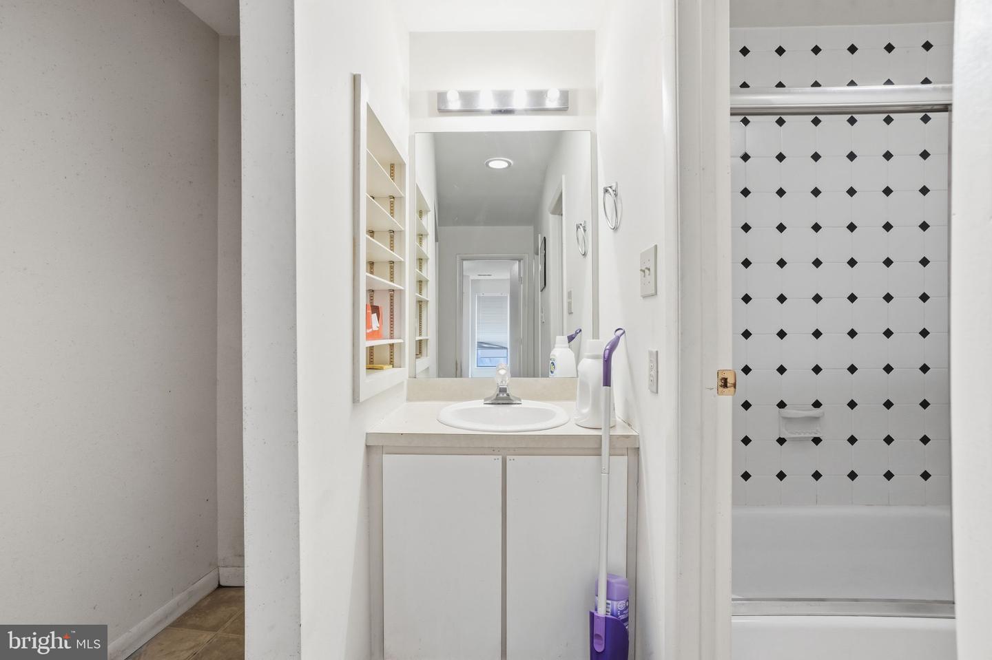 5772-G REXFORD CT, SPRINGFIELD, Virginia 22152, 2 Bedrooms Bedrooms, ,2 BathroomsBathrooms,Residential,For sale,5772-G REXFORD CT,VAFX2280940 MLS # VAFX2280940 5772-G REXFORD CT, SPRINGFIELD, Virginia 22152, 2 Bedrooms Bedrooms, ,2 BathroomsBathrooms,Residential,For sale,5772-G REXFORD CT,VAFX2280940 MLS # VAFX2280940