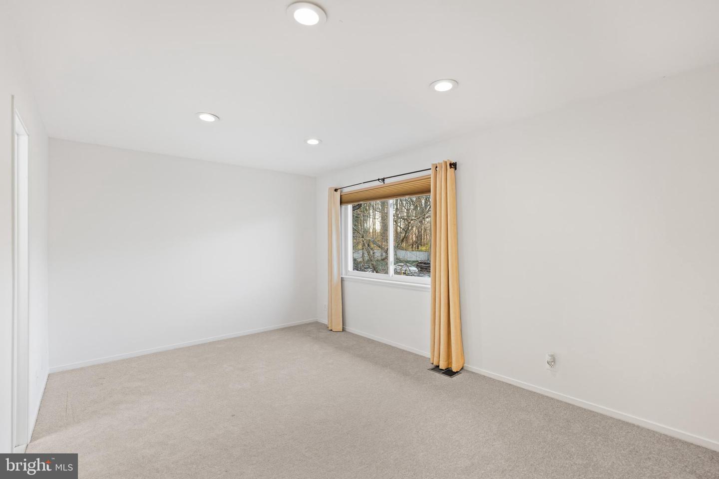 2716 GLENGYLE DR, VIENNA, Virginia 22181, 3 Bedrooms Bedrooms, ,2 BathroomsBathrooms,Residential,For sale,2716 GLENGYLE DR,VAFX2281302 MLS # VAFX2281302