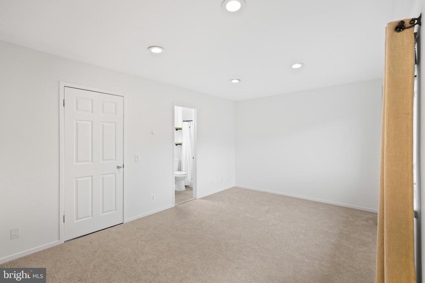 2716 GLENGYLE DR, VIENNA, Virginia 22181, 3 Bedrooms Bedrooms, ,2 BathroomsBathrooms,Residential,For sale,2716 GLENGYLE DR,VAFX2281302 MLS # VAFX2281302