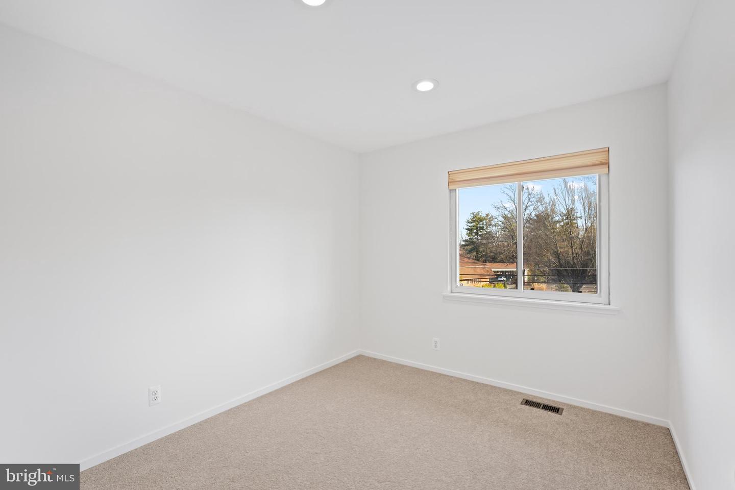 2716 GLENGYLE DR, VIENNA, Virginia 22181, 3 Bedrooms Bedrooms, ,2 BathroomsBathrooms,Residential,For sale,2716 GLENGYLE DR,VAFX2281302 MLS # VAFX2281302