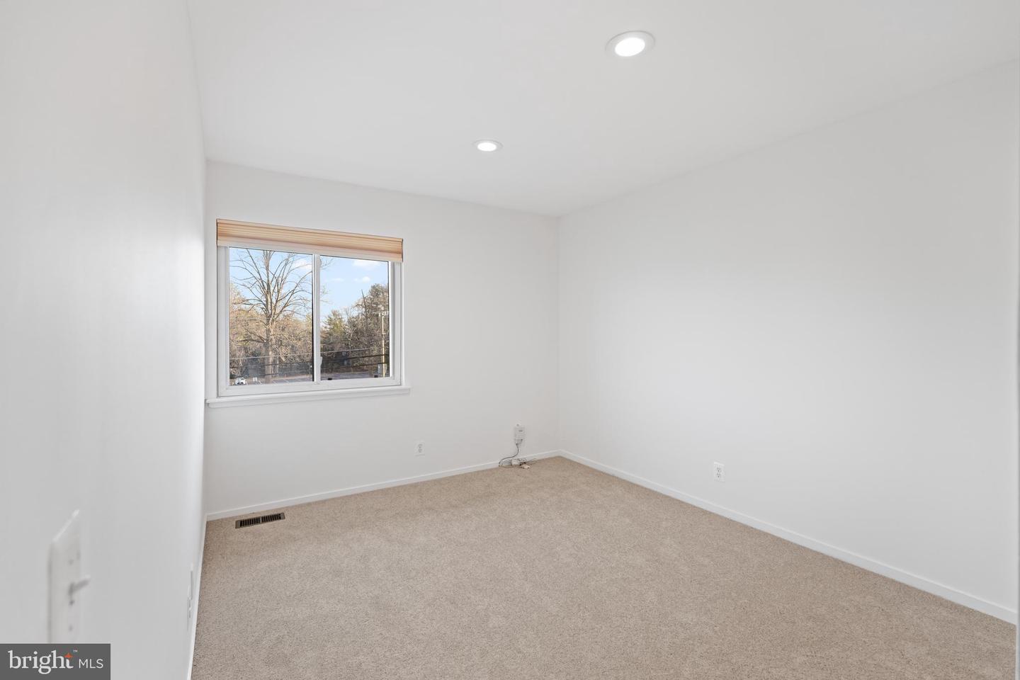 2716 GLENGYLE DR, VIENNA, Virginia 22181, 3 Bedrooms Bedrooms, ,2 BathroomsBathrooms,Residential,For sale,2716 GLENGYLE DR,VAFX2281302 MLS # VAFX2281302