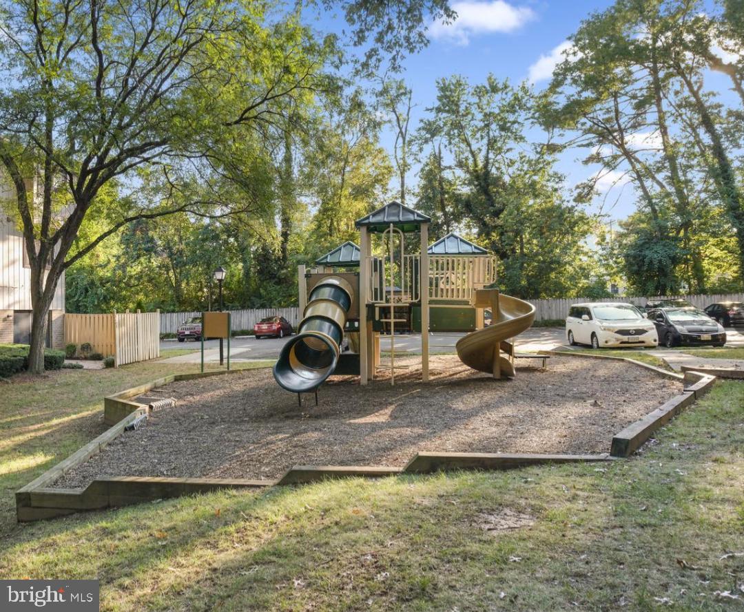 2716 GLENGYLE DR, VIENNA, Virginia 22181, 3 Bedrooms Bedrooms, ,2 BathroomsBathrooms,Residential,For sale,2716 GLENGYLE DR,VAFX2281302 MLS # VAFX2281302