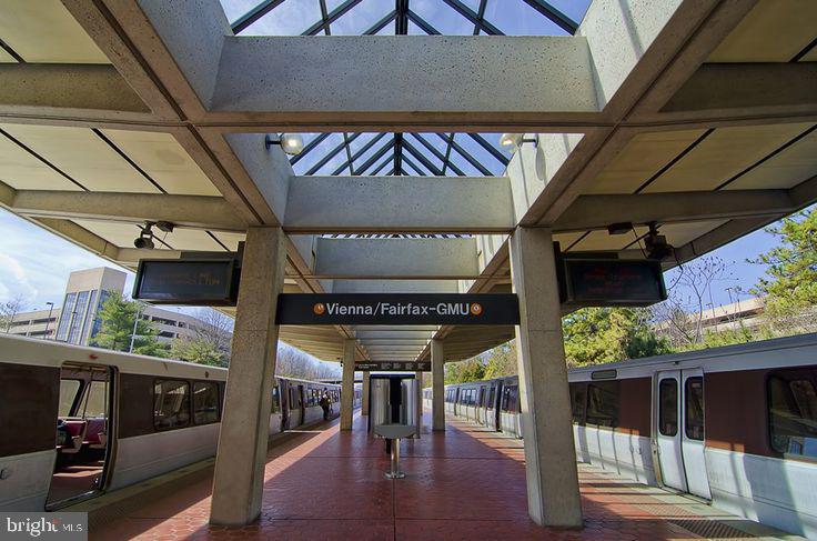 2716 GLENGYLE DR, VIENNA, Virginia 22181, 3 Bedrooms Bedrooms, ,2 BathroomsBathrooms,Residential,For sale,2716 GLENGYLE DR,VAFX2281302 MLS # VAFX2281302