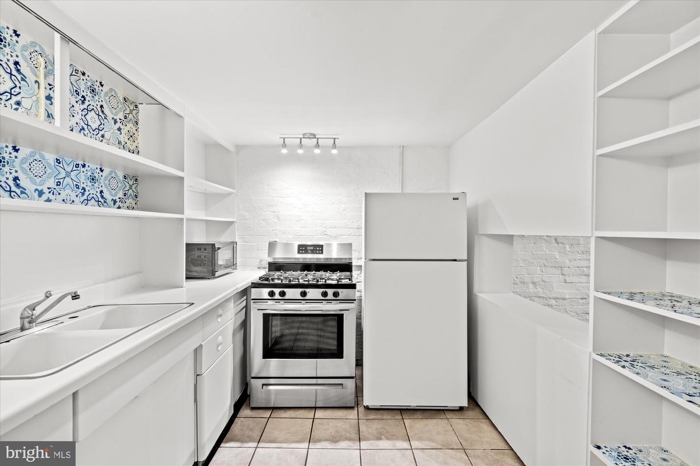 2637 GARFIELD ST NW, WASHINGTON, District Of Columbia 20008, 6 Bedrooms Bedrooms, ,3 BathroomsBathrooms,Residential,For sale,2637 GARFIELD ST NW,DCDC2206230 MLS # DCDC2206230