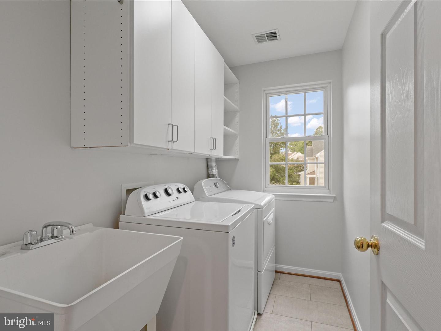 13044 PILGRIMS INN DR, WOODBRIDGE, Virginia 22193, 4 Bedrooms Bedrooms, ,3 BathroomsBathrooms,Residential,For sale,13044 PILGRIMS INN DR,VAPW2098810 MLS # VAPW2098810