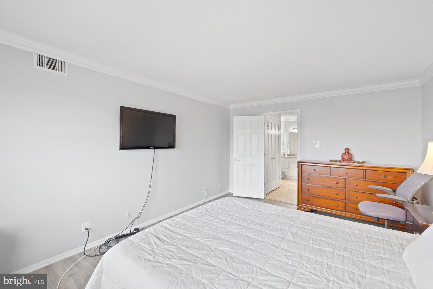 203 YOAKUM PKWY #1206, ALEXANDRIA, Virginia 22304, 2 Bedrooms Bedrooms, ,1 BathroomBathrooms,Residential,For sale,203 YOAKUM PKWY #1206,VAAX2048444 MLS # VAAX2048444 203 YOAKUM PKWY #1206, ALEXANDRIA, Virginia 22304, 2 Bedrooms Bedrooms, ,1 BathroomBathrooms,Residential,For sale,203 YOAKUM PKWY #1206,VAAX2048444 MLS # VAAX2048444