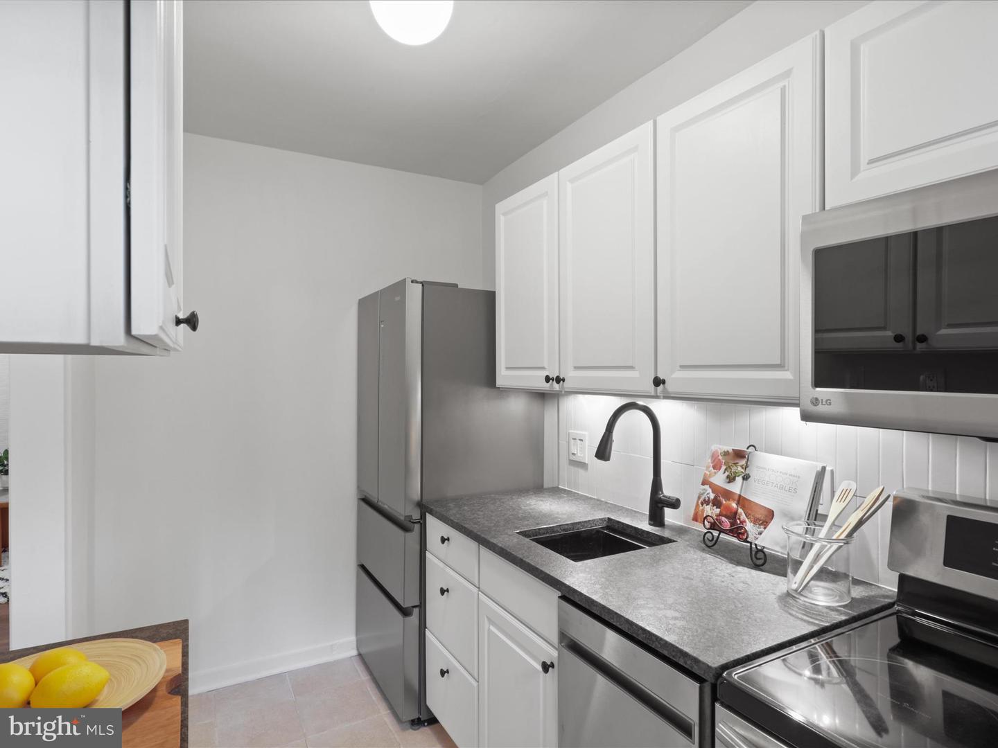 9 E GLEBE RD #C, ALEXANDRIA, Virginia 22305, 1 Bedroom Bedrooms, 5 Rooms Rooms,1 BathroomBathrooms,Residential,For sale,9 E GLEBE RD #C,VAAX2048492 MLS # VAAX2048492