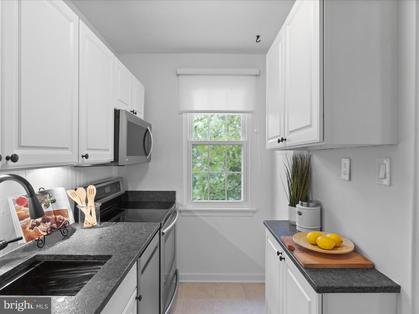 9 E GLEBE RD #C, ALEXANDRIA, Virginia 22305, 1 Bedroom Bedrooms, 5 Rooms Rooms,1 BathroomBathrooms,Residential,For sale,9 E GLEBE RD #C,VAAX2048492 MLS # VAAX2048492