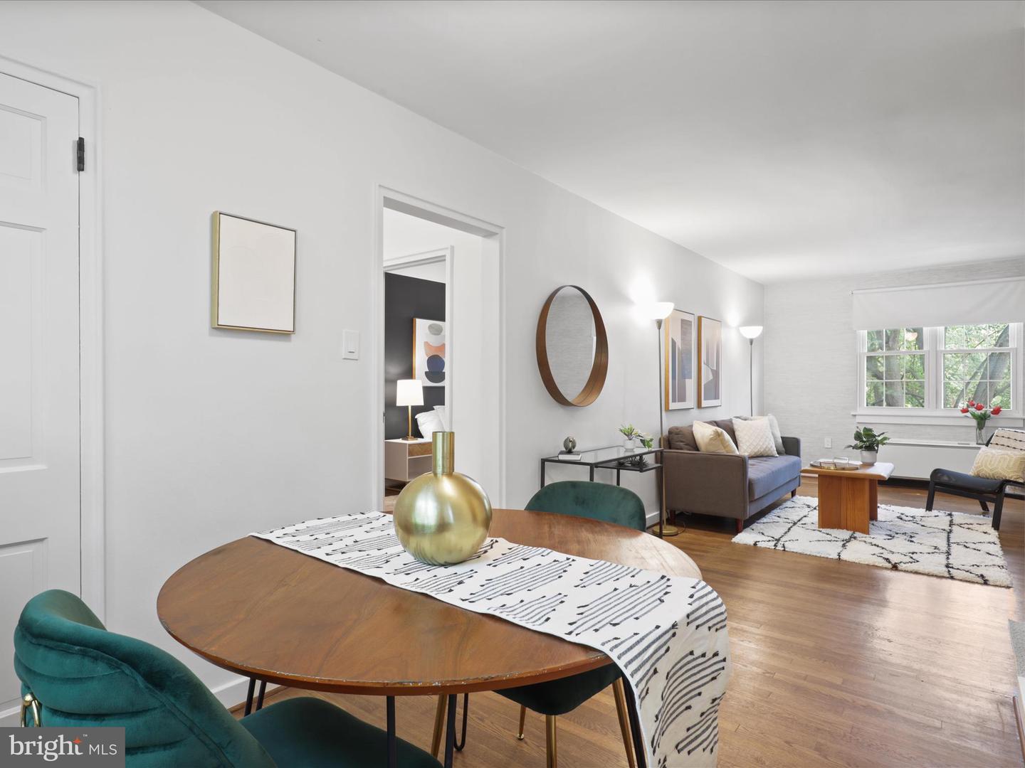 9 E GLEBE RD #C, ALEXANDRIA, Virginia 22305, 1 Bedroom Bedrooms, 5 Rooms Rooms,1 BathroomBathrooms,Residential,For sale,9 E GLEBE RD #C,VAAX2048492 MLS # VAAX2048492