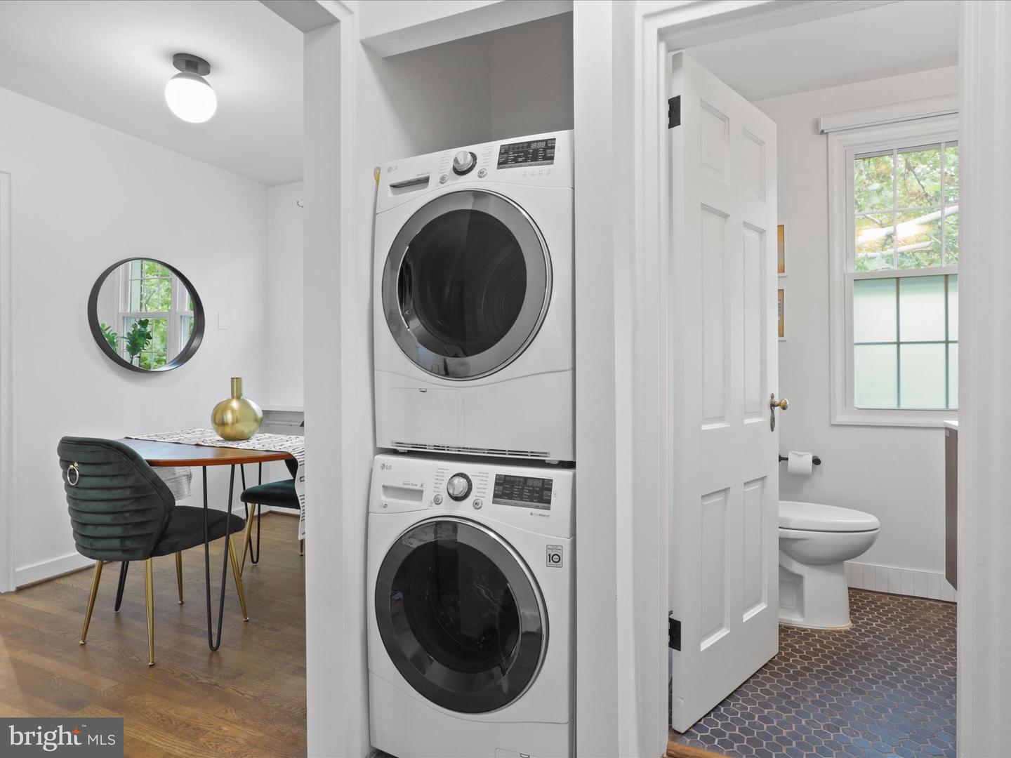 9 E GLEBE RD #C, ALEXANDRIA, Virginia 22305, 1 Bedroom Bedrooms, 5 Rooms Rooms,1 BathroomBathrooms,Residential,For sale,9 E GLEBE RD #C,VAAX2048492 MLS # VAAX2048492