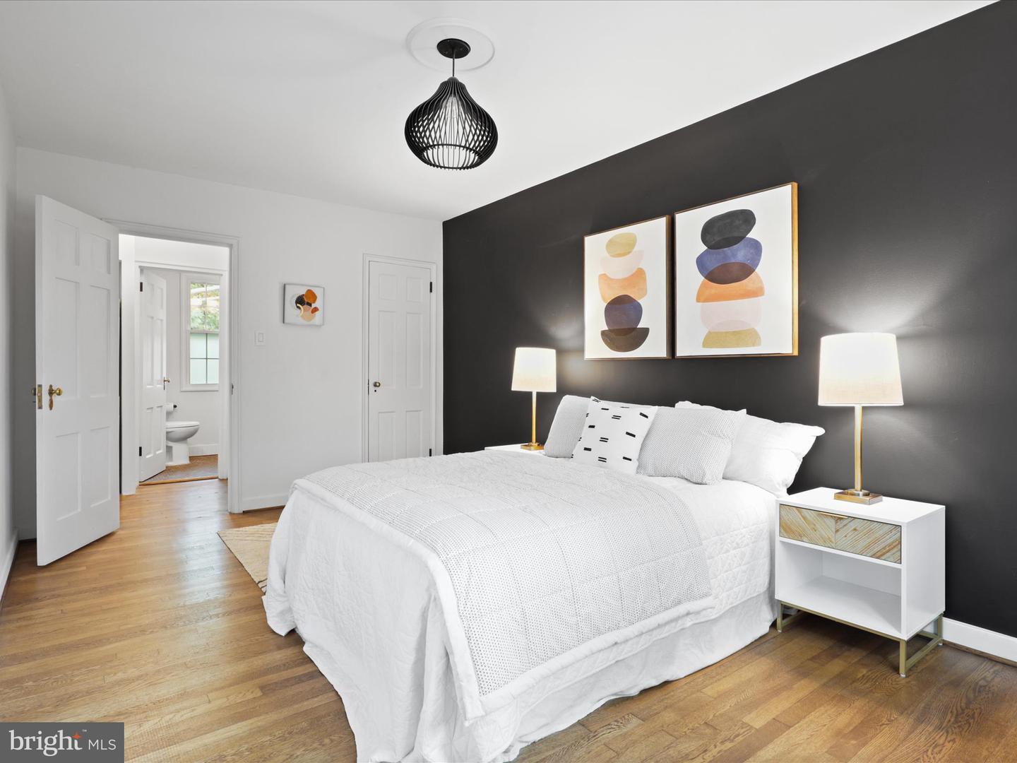 9 E GLEBE RD #C, ALEXANDRIA, Virginia 22305, 1 Bedroom Bedrooms, 5 Rooms Rooms,1 BathroomBathrooms,Residential,For sale,9 E GLEBE RD #C,VAAX2048492 MLS # VAAX2048492