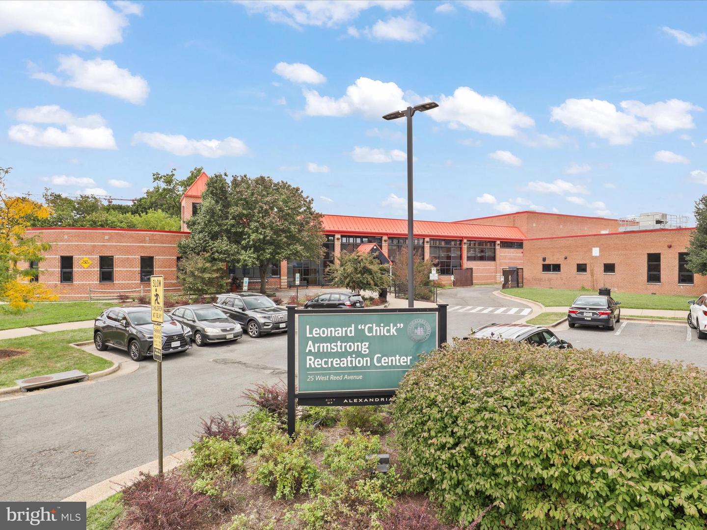 9 E GLEBE RD #C, ALEXANDRIA, Virginia 22305, 1 Bedroom Bedrooms, 5 Rooms Rooms,1 BathroomBathrooms,Residential,For sale,9 E GLEBE RD #C,VAAX2048492 MLS # VAAX2048492