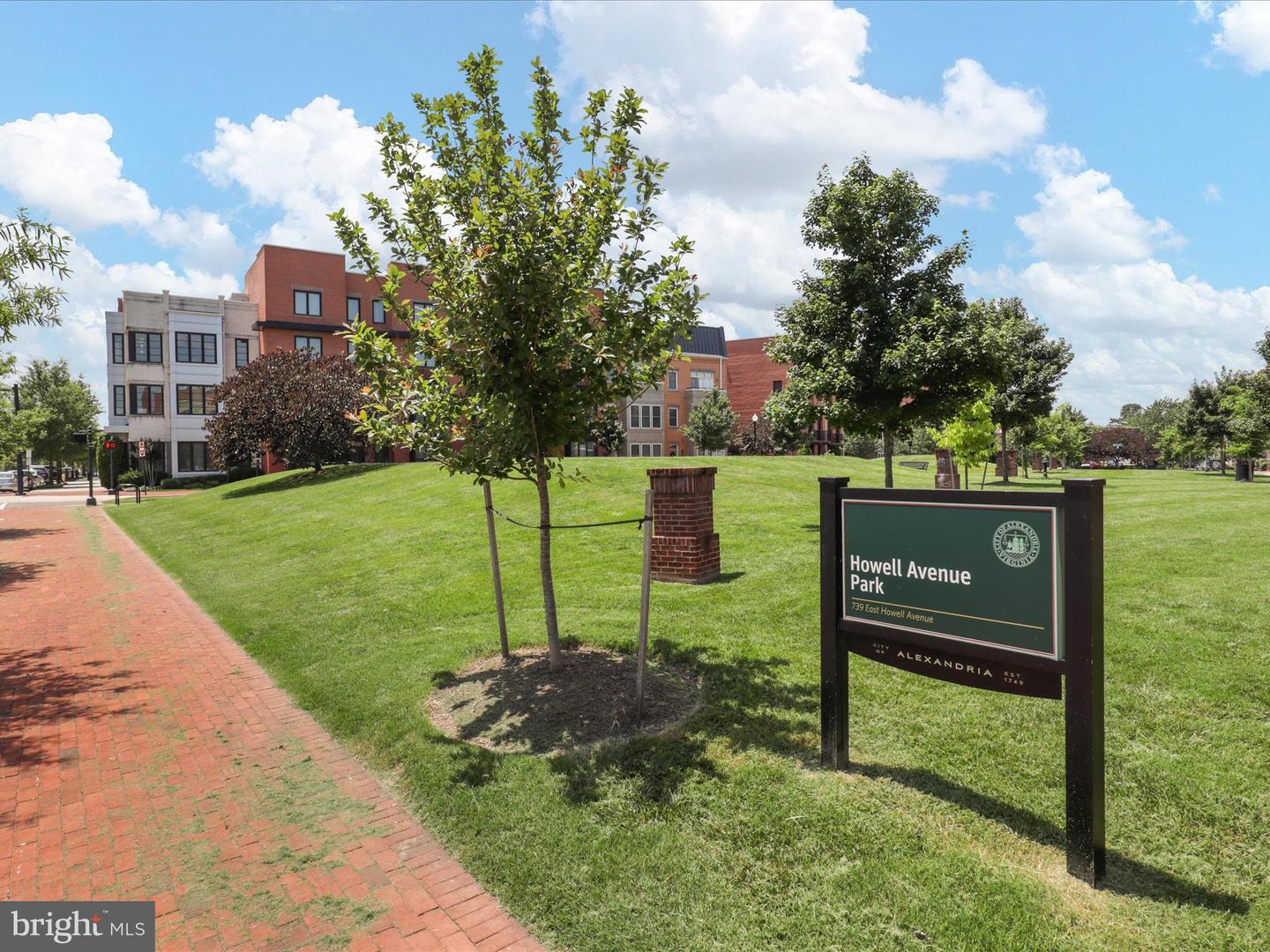 9 E GLEBE RD #C, ALEXANDRIA, Virginia 22305, 1 Bedroom Bedrooms, 5 Rooms Rooms,1 BathroomBathrooms,Residential,For sale,9 E GLEBE RD #C,VAAX2048492 MLS # VAAX2048492