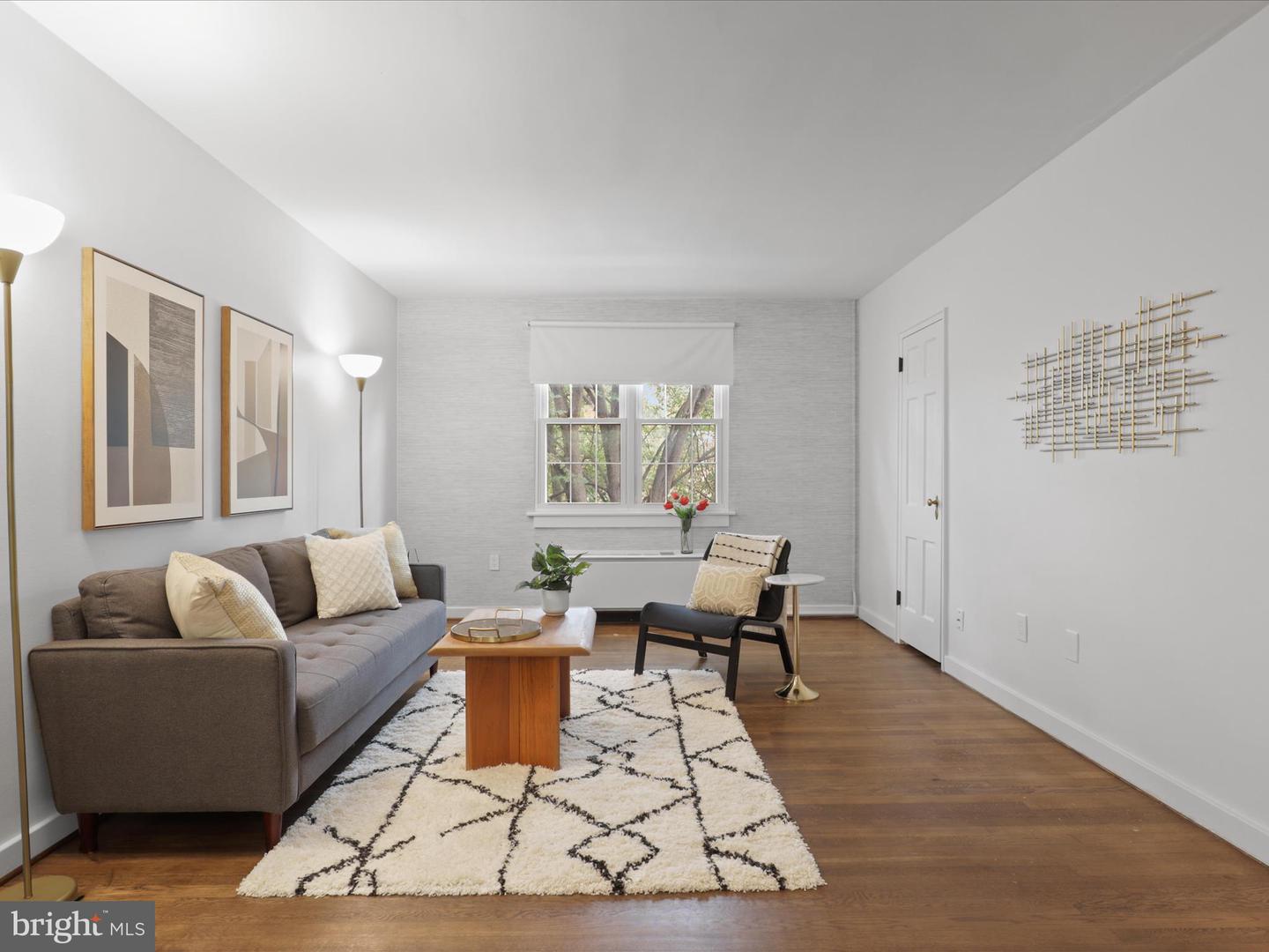 9 E GLEBE RD #C, ALEXANDRIA, Virginia 22305, 1 Bedroom Bedrooms, 5 Rooms Rooms,1 BathroomBathrooms,Residential,For sale,9 E GLEBE RD #C,VAAX2048492 MLS # VAAX2048492