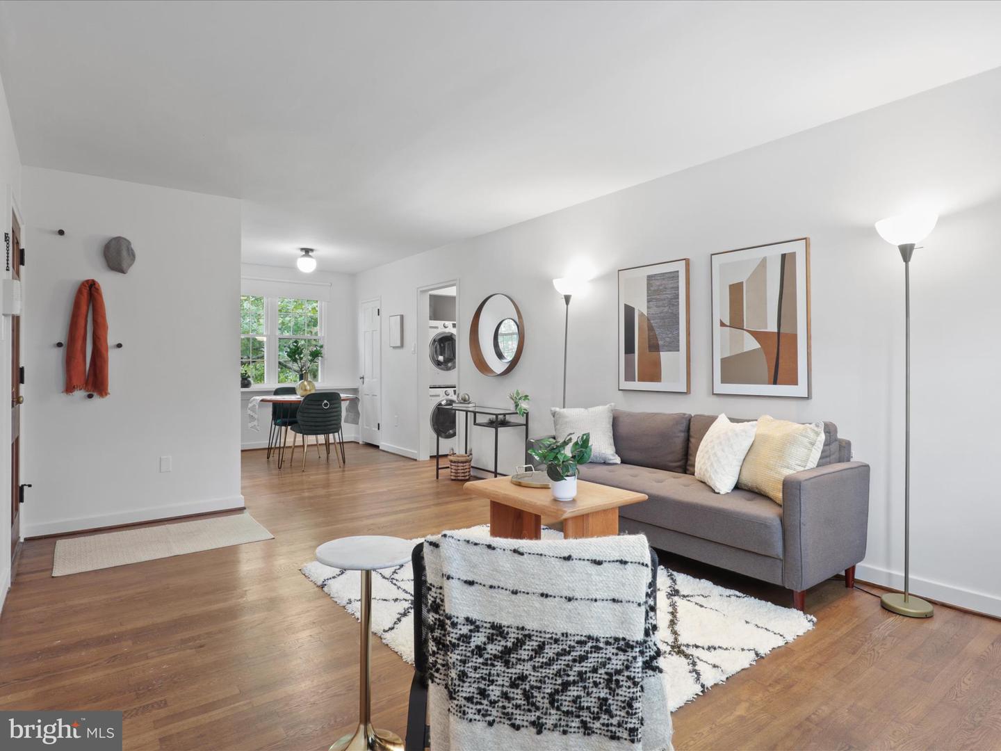 9 E GLEBE RD #C, ALEXANDRIA, Virginia 22305, 1 Bedroom Bedrooms, 5 Rooms Rooms,1 BathroomBathrooms,Residential,For sale,9 E GLEBE RD #C,VAAX2048492 MLS # VAAX2048492