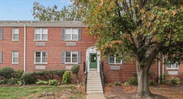 9 E GLEBE RD #C, ALEXANDRIA, Virginia 22305, 1 Bedroom Bedrooms, 5 Rooms Rooms,1 BathroomBathrooms,Residential,For sale,9 E GLEBE RD #C,VAAX2048492 MLS # VAAX2048492