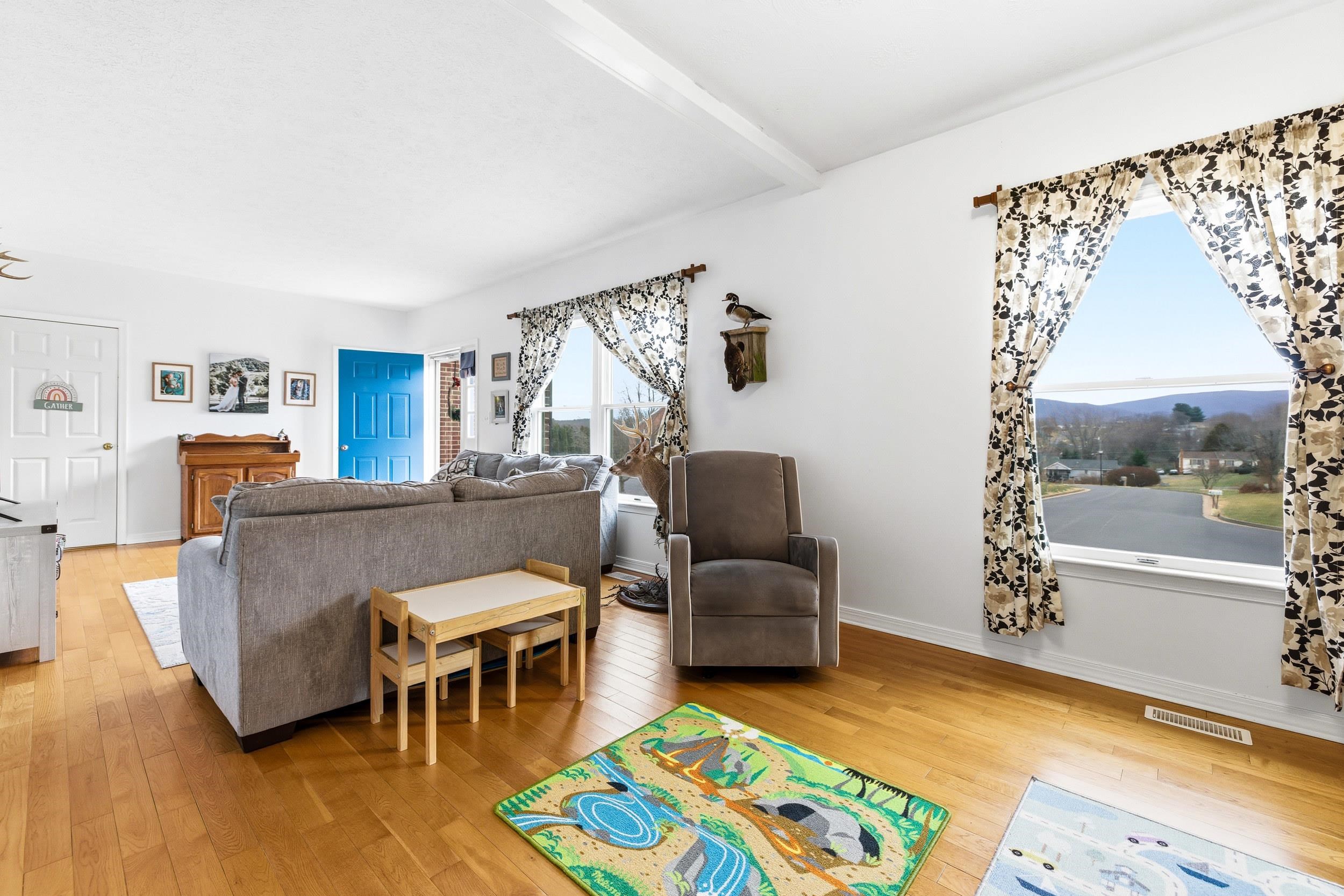 11 INDEPENDENCE DR, LURAY, Virginia 22835, 3 Bedrooms Bedrooms, ,2 BathroomsBathrooms,Residential,11 INDEPENDENCE DR,671751 MLS # 671751 11 INDEPENDENCE DR, LURAY, Virginia 22835, 3 Bedrooms Bedrooms, ,2 BathroomsBathrooms,Residential,11 INDEPENDENCE DR,671751 MLS # 671751