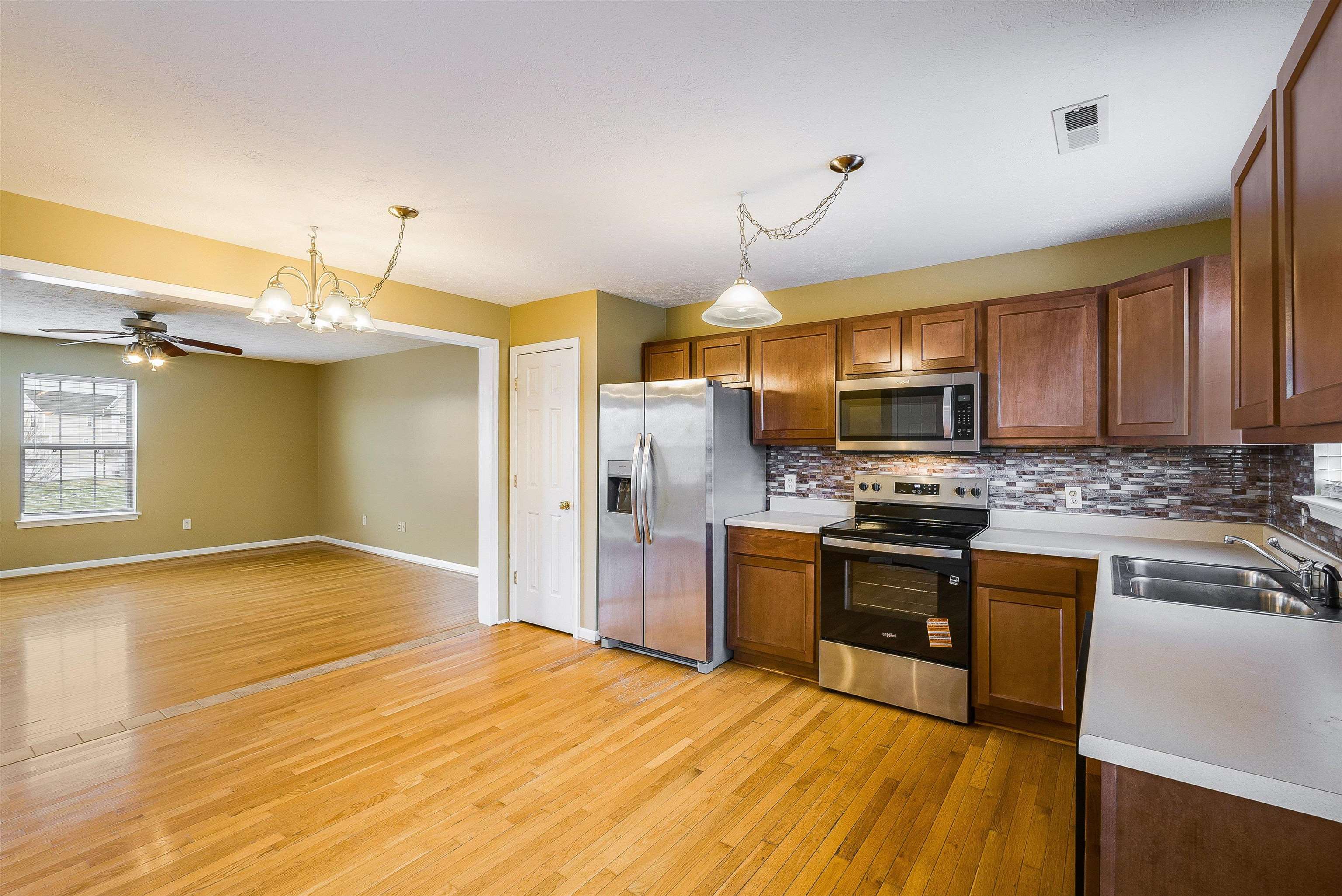 305 EMERSON LN, HARRISONBURG, Virginia 22801, 3 Bedrooms Bedrooms, ,3 BathroomsBathrooms,Residential,305 EMERSON LN,671754 MLS # 671754 305 EMERSON LN, HARRISONBURG, Virginia 22801, 3 Bedrooms Bedrooms, ,3 BathroomsBathrooms,Residential,305 EMERSON LN,671754 MLS # 671754