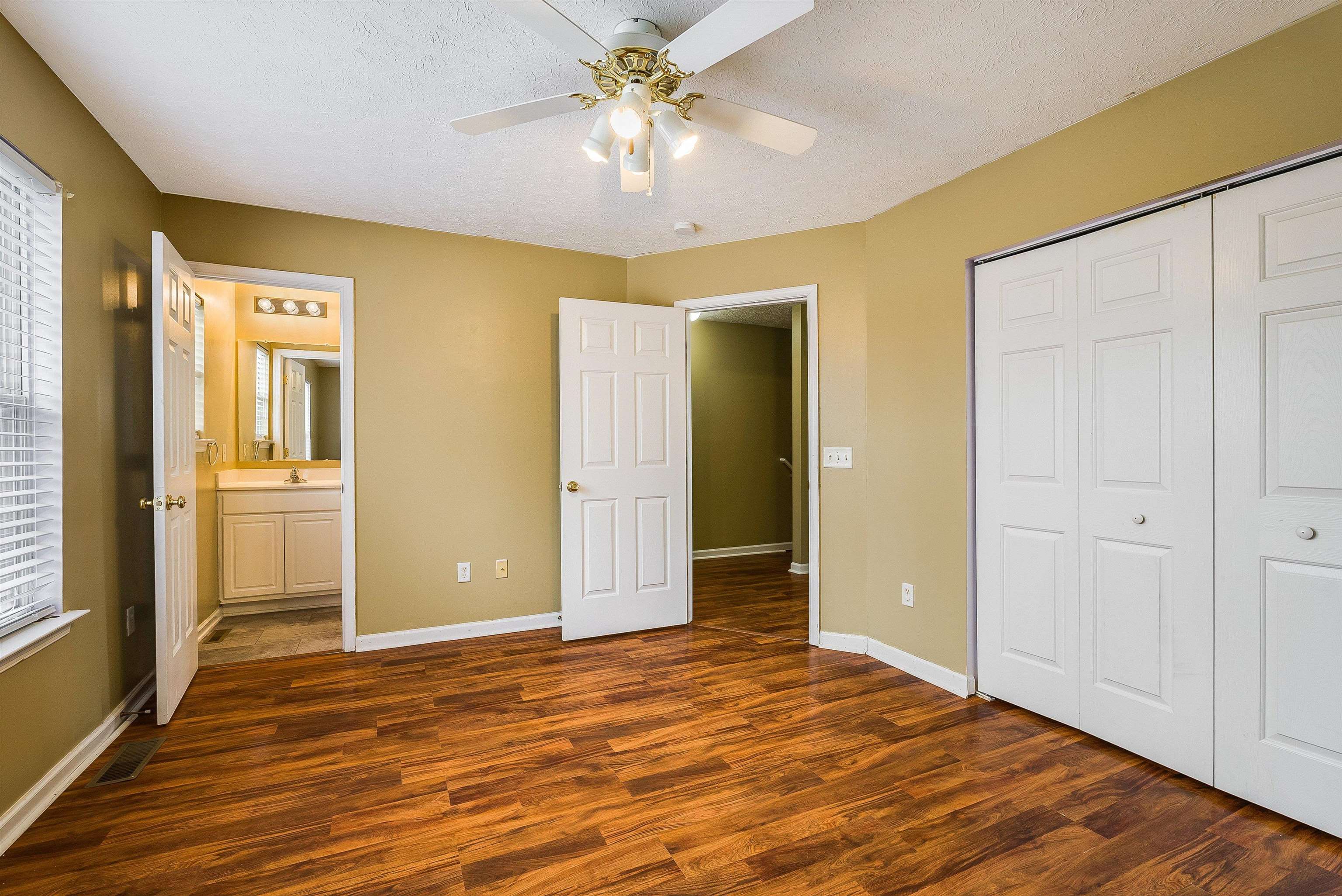 305 EMERSON LN, HARRISONBURG, Virginia 22801, 3 Bedrooms Bedrooms, ,3 BathroomsBathrooms,Residential,305 EMERSON LN,671754 MLS # 671754 305 EMERSON LN, HARRISONBURG, Virginia 22801, 3 Bedrooms Bedrooms, ,3 BathroomsBathrooms,Residential,305 EMERSON LN,671754 MLS # 671754