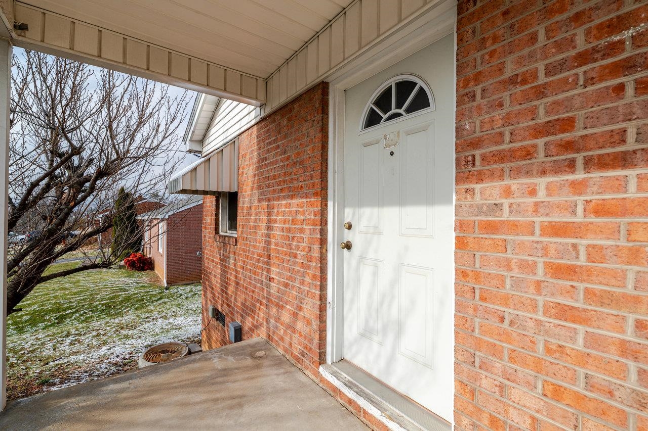 179 THIRD ST, BROADWAY, Virginia 22815, 2 Bedrooms Bedrooms, ,2 BathroomsBathrooms,Residential,179 THIRD ST,671759 MLS # 671759 179 THIRD ST, BROADWAY, Virginia 22815, 2 Bedrooms Bedrooms, ,2 BathroomsBathrooms,Residential,179 THIRD ST,671759 MLS # 671759