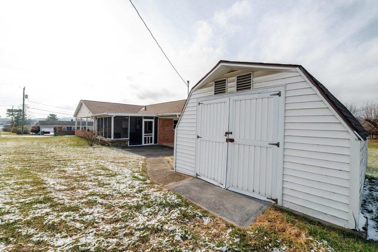 179 THIRD ST, BROADWAY, Virginia 22815, 2 Bedrooms Bedrooms, ,2 BathroomsBathrooms,Residential,179 THIRD ST,671759 MLS # 671759 179 THIRD ST, BROADWAY, Virginia 22815, 2 Bedrooms Bedrooms, ,2 BathroomsBathrooms,Residential,179 THIRD ST,671759 MLS # 671759